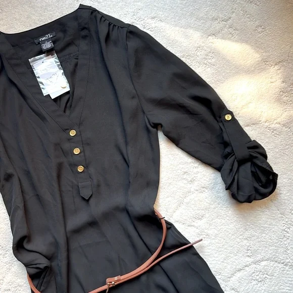 NWT Black Long Sheer Polyester Blouse w/Gold Buttons & Tan Belt; Juniors Small - Picture 2 of 3